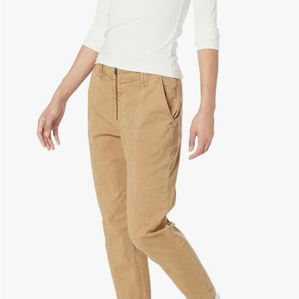 Amazon Essentials Women's Cropped Chino Pants - Tan